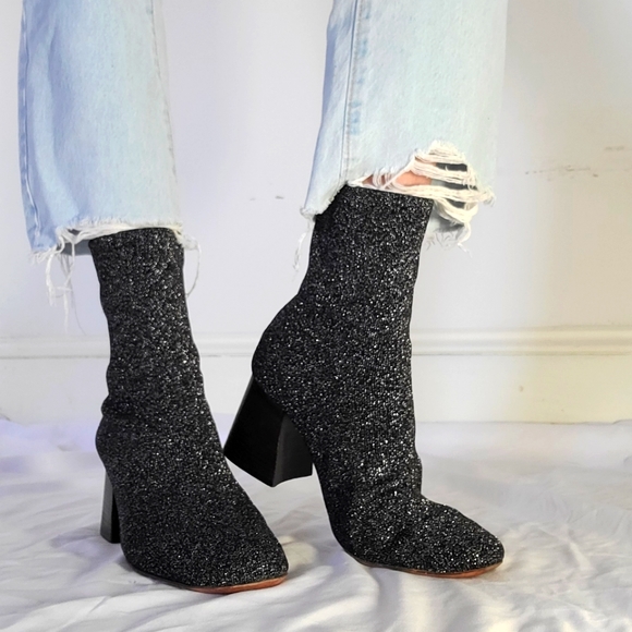 CÉLINE - Soft ballerina knitted sock ankle boots. - Picture 13 of 16